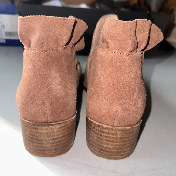 Excellent condition darling Seychelles booties - Picture 3 of 4